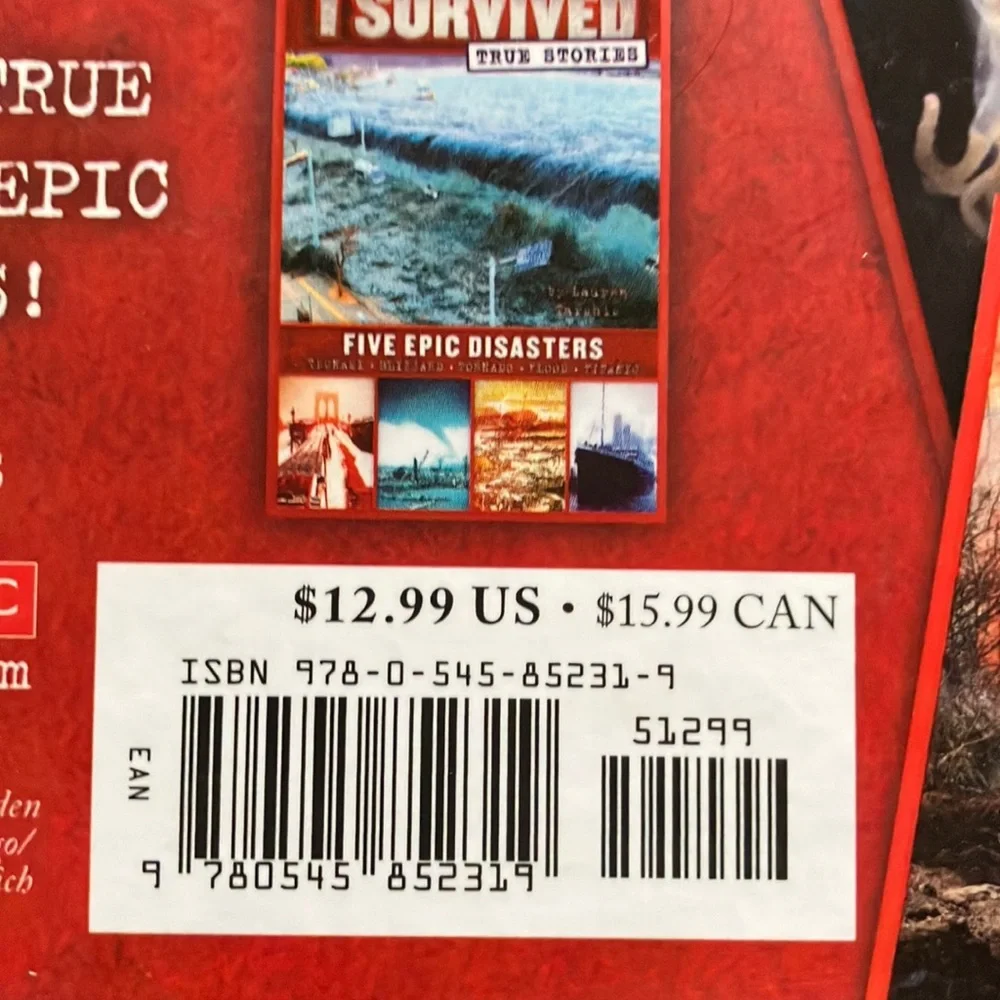 Scholastic I Survived Nature Attacks!‎ Book - Red and Blue